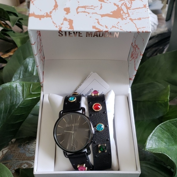 Steve Madden Fashion Watch - Picture 4 of 5